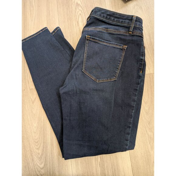 Talbots Womens Dark Wash Denim Jeans Size 6 Regular 70% Cotton Stretchy - Picture 1 of 5